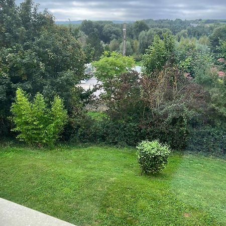Aux Charmes Bed & Breakfast Isques Bagian luar foto