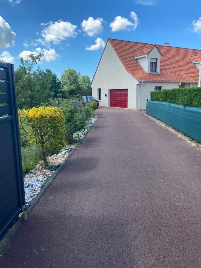 Aux Charmes Bed & Breakfast Isques Bagian luar foto