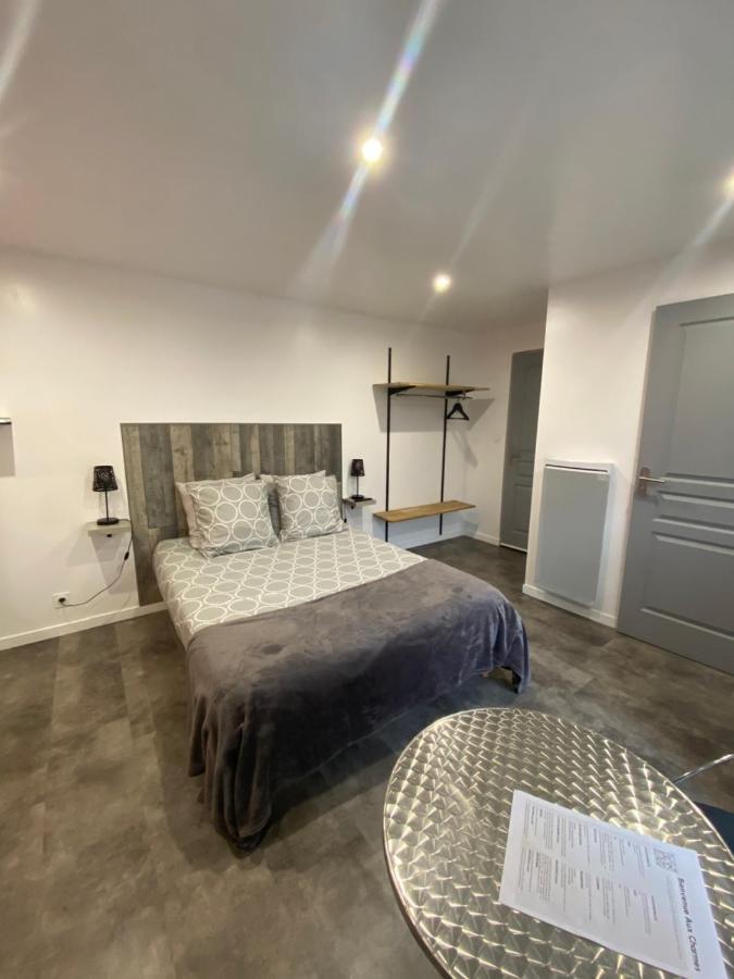 Aux Charmes Bed & Breakfast Isques Bagian luar foto
