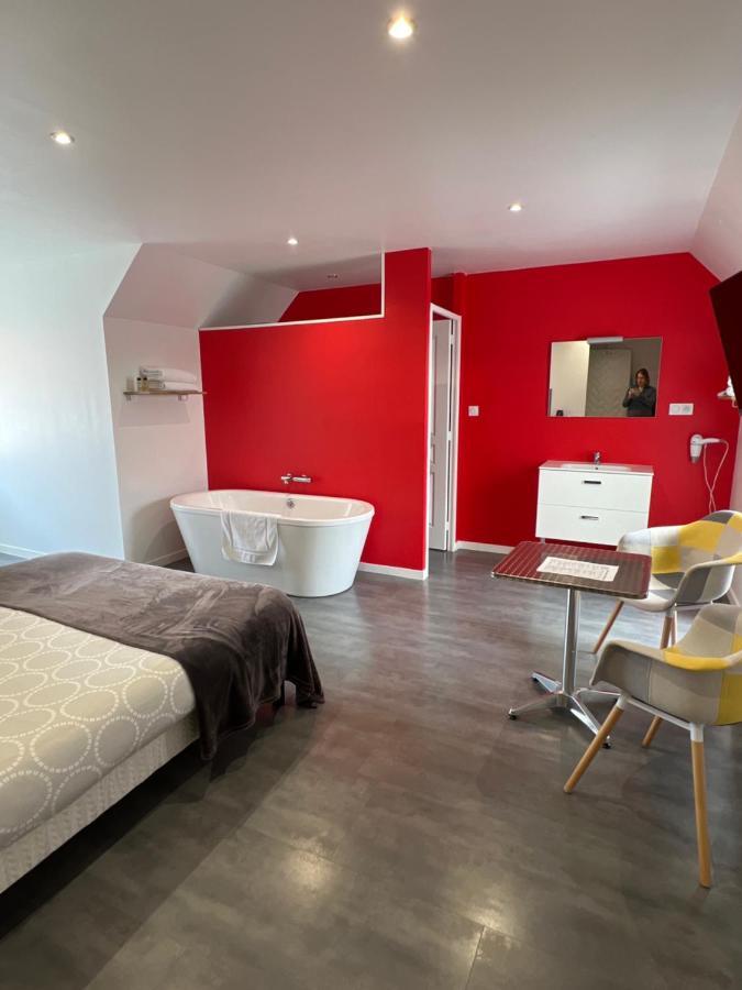 Aux Charmes Bed & Breakfast Isques Bagian luar foto