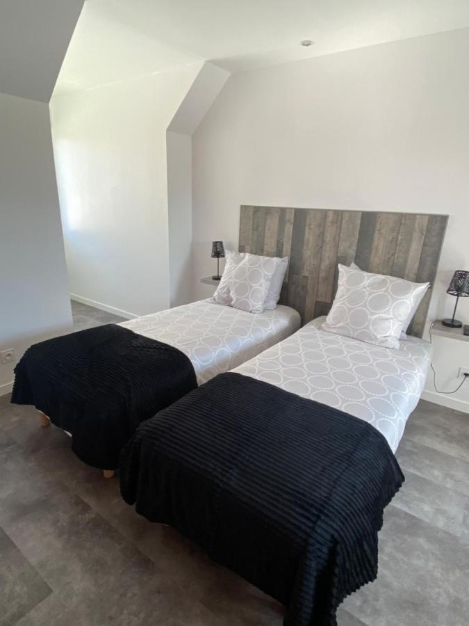 Aux Charmes Bed & Breakfast Isques Bagian luar foto