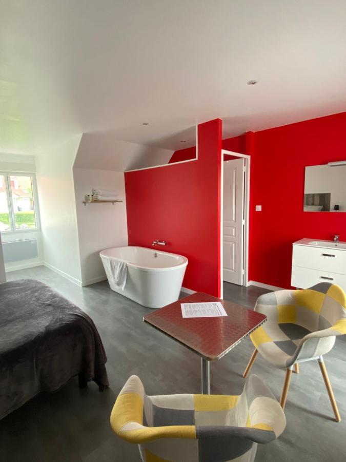 Aux Charmes Bed & Breakfast Isques Bagian luar foto